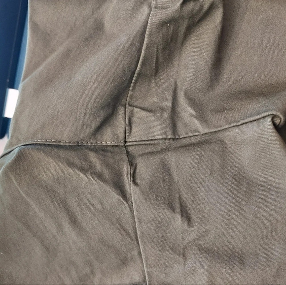 Lee Just Below the Waist Army/Olive Green Shorts in Size 16M - Picture 8 of 8